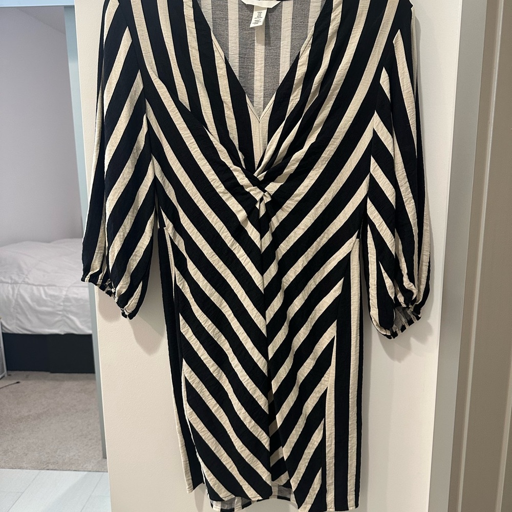 Chic Striped V-Neck Rouged Business Casual Dress